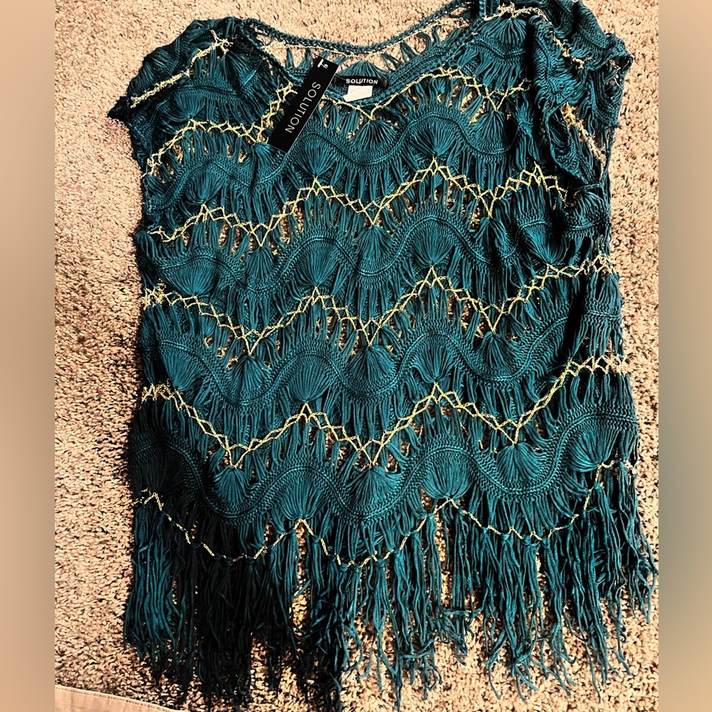 Solutions NWT medium top.  Beautiful